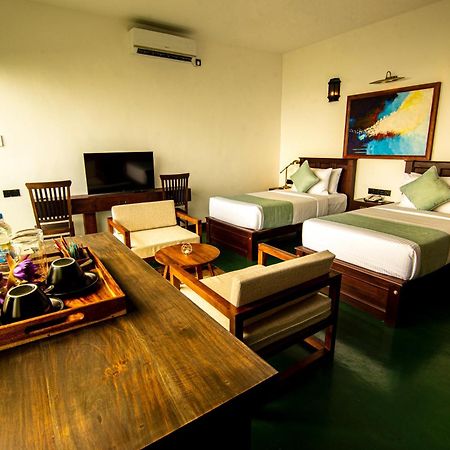 The Rockwall Boutique Hotel Bentota Bagian luar foto